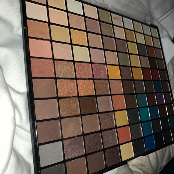 ELF Other - 100 Colour Eyeshadow Palette